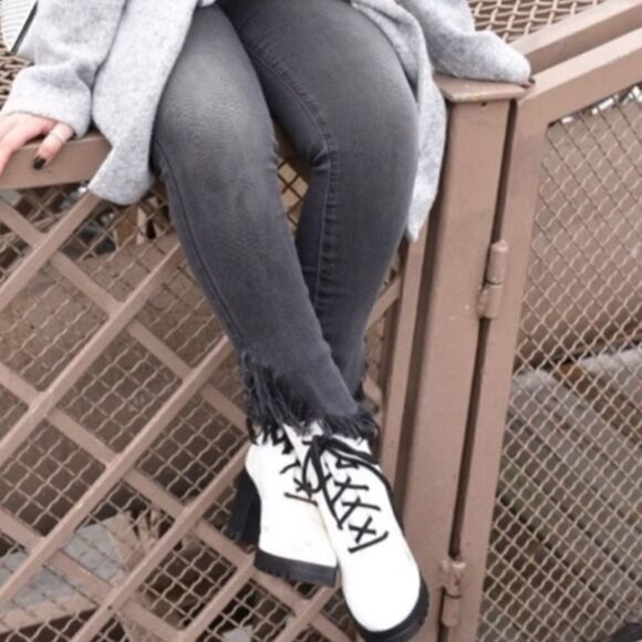 Schultz Jeannie Combat Boots Sz 10 - Picture 9 of 9